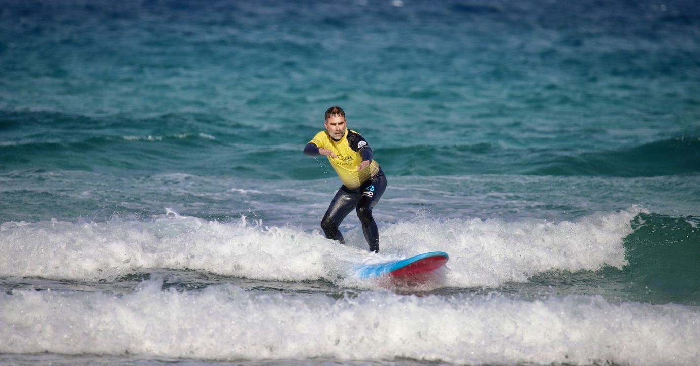 corso surf gruppo e privato scuola surf fuerteventura