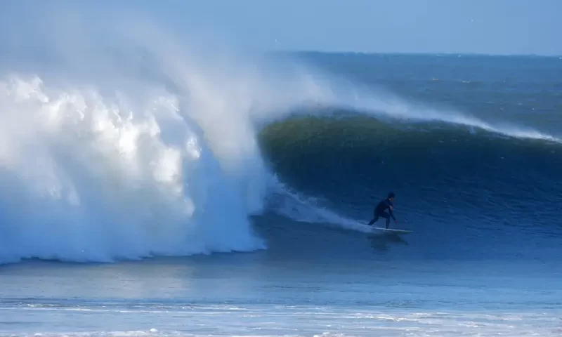 Surf Che Passione: Scopri i Diversi Tipi di Onde Marine e Come Cavalcarle | Point Break School